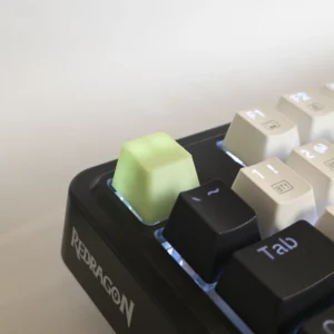 Keycap 3D – Zielony, świecący w ciemności klawisz3