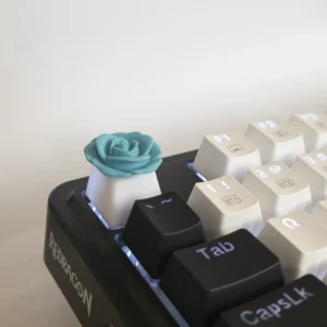 Keycap 3d - niebieska róża na białym spodzie3