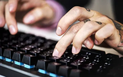 Klawiatura i mysz bezprzewodowa: technologie, funkcje i wybór odpowiedniego zestawu