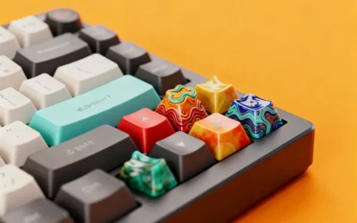 Customowe przyciski do&nbsp;klawiatury mechanicznej – przewodnik dla osób, które chcą czegoś więcej niż standardowe keycapsy