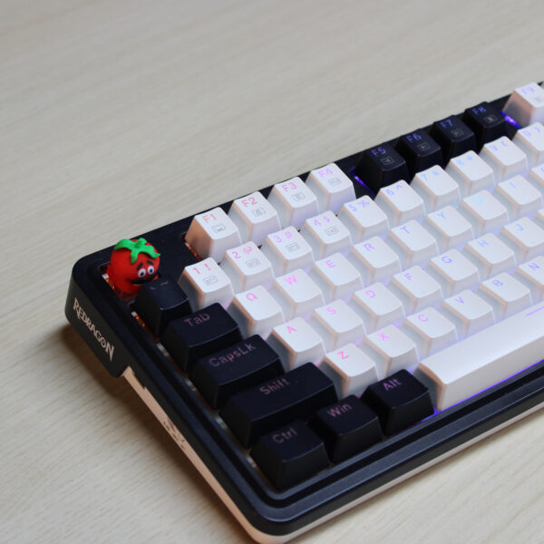 Keycap 3D Pomidor Cherry MX na klawiaturze mechanicznej