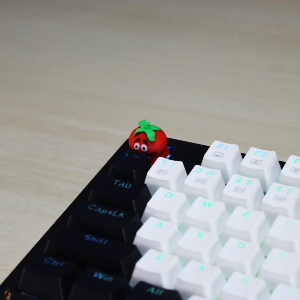 Keycap 3D Pomidor Cherry MX na klawiaturze mechanicznej