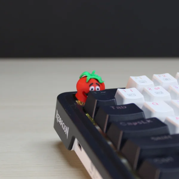 Keycap 3D Pomidor Cherry MX na klawiaturze mechanicznej